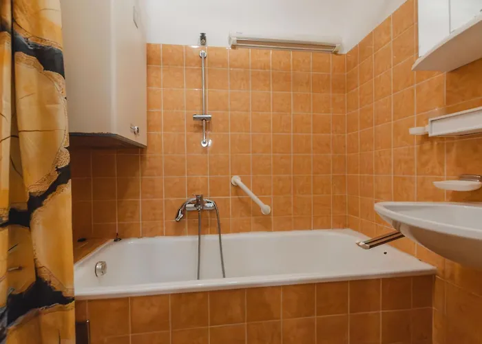 Apartment Haus Achenstrasse-5 By Interhome